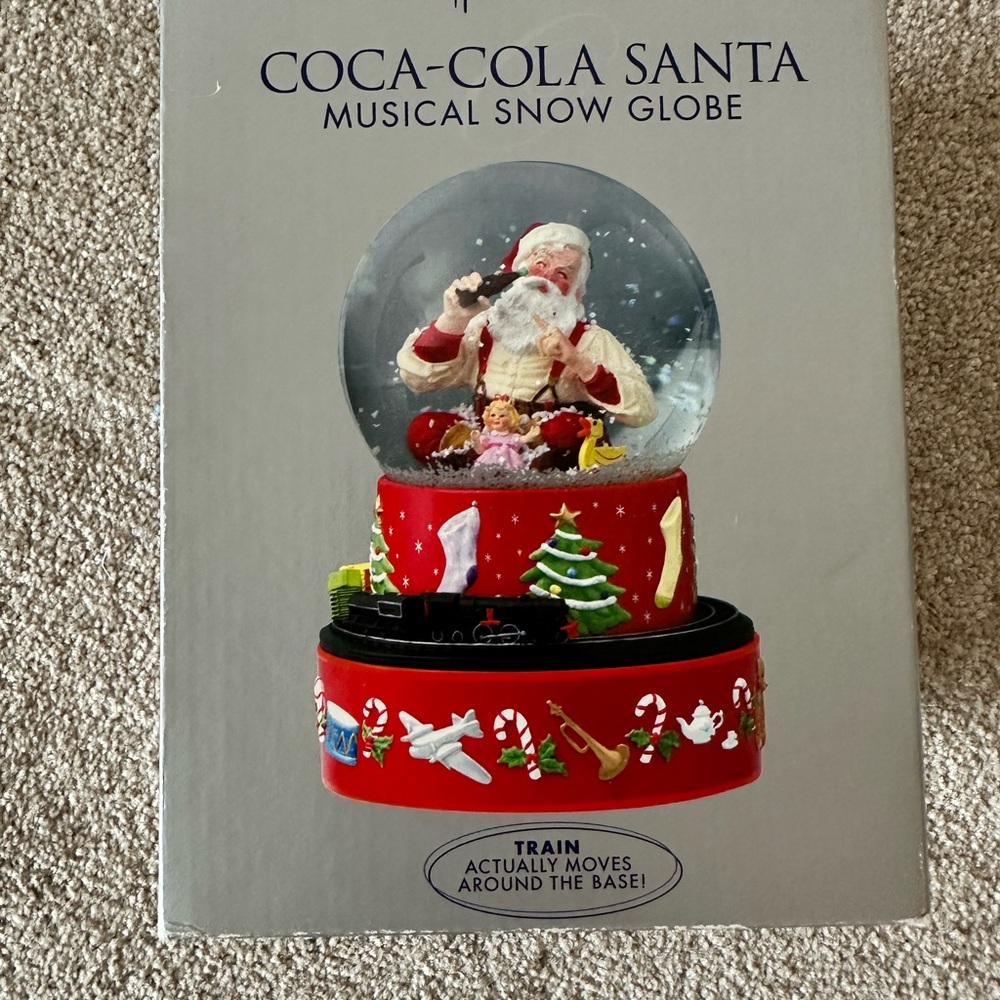 Hallmark Coca-Cola Santa Musical Snow Globe 2001 – Moving Train, Original Box